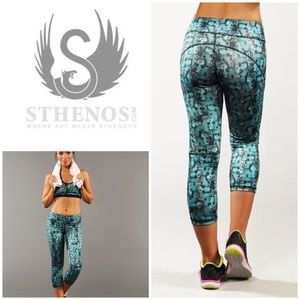 Sthenos Azure Skull Capri